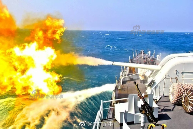 迎接美军航母访越南!我军护卫舰南海摆出威慑力