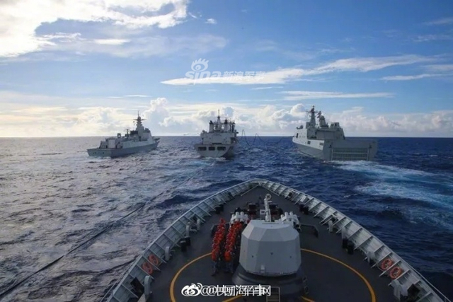 迎接美军航母访越南!我军护卫舰南海摆出威慑力
