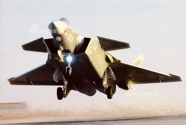 战力堪称亚洲第一！我军歼20新照曝光割裂迷彩夺目