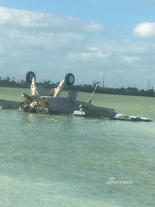 为F35B抢大单送助攻？美军F-18战机海边摔个底朝天