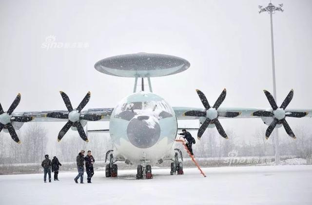 中国空警500预警机雪中等入役