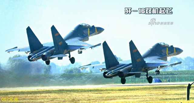国产发动机给力!我军歼16晨曦出击曝光蓝色尾焰