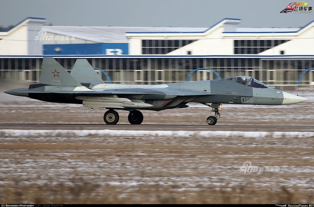 我军歼20何时实战？俄军急派数架苏57赴叙对抗F22