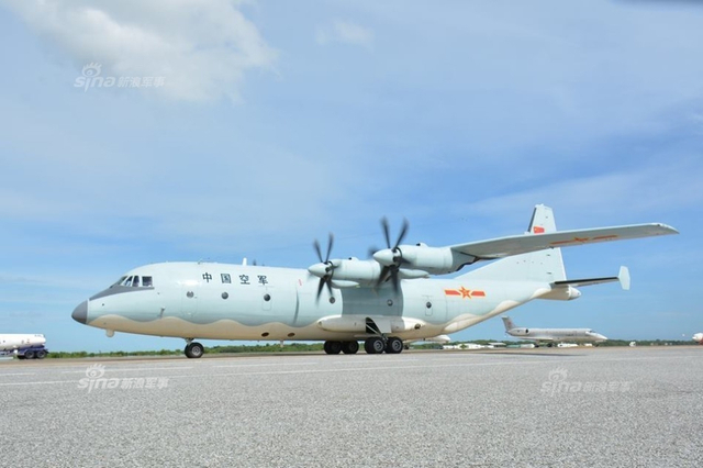 东海南海常见它!中国运9E运输机模型亮相新加坡