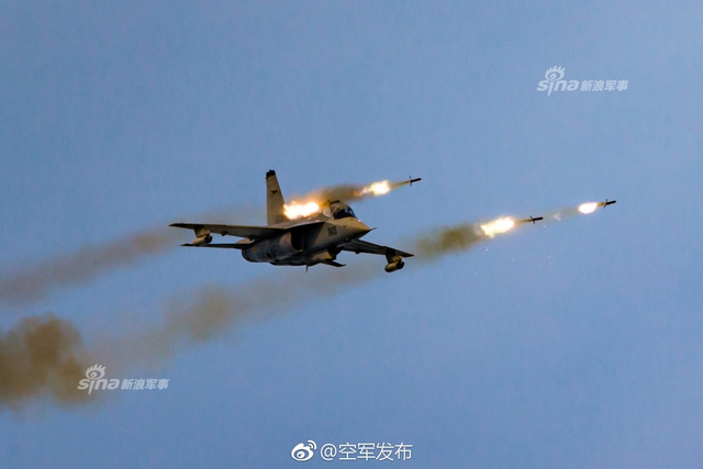 正式入伙还差啥?网友替我军歼20补上狂射火箭弹猛图