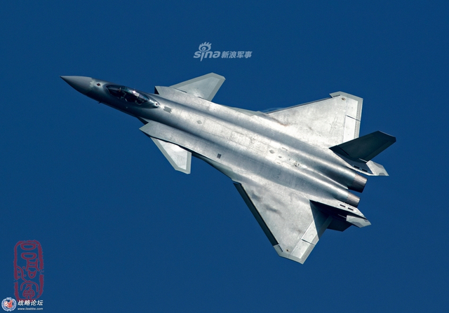 可与翼龙协同作战！中国歼20已正式列装空军作战部队