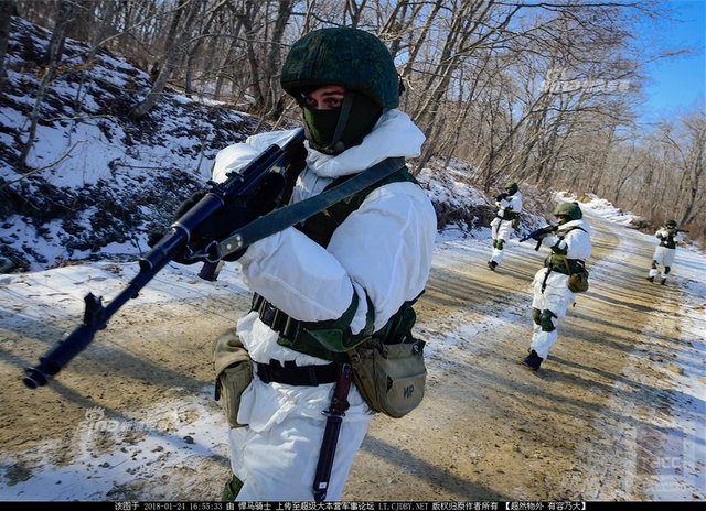 战斗民族冬奥会?俄军士兵用反坦克地雷当冰壶玩