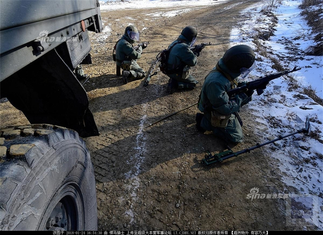 战斗民族冬奥会?俄军士兵用反坦克地雷当冰壶玩