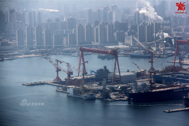 奋力赶工要下水！首曝中国国产航母夜间建造照