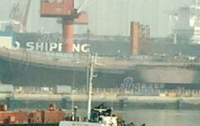 奋力赶工要下水！首曝中国国产航母夜间建造照