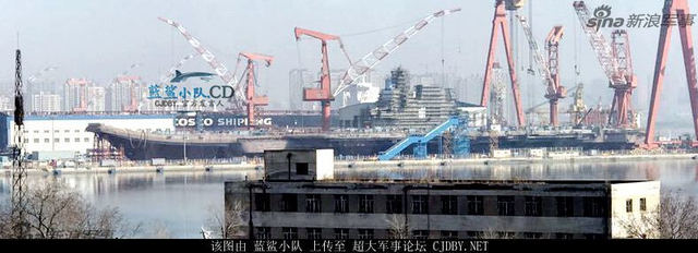 奋力赶工要下水！首曝中国国产航母夜间建造照