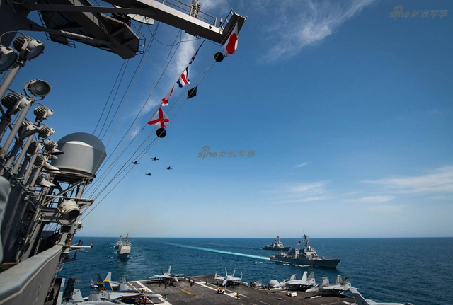 这次终于到朝鲜作战区域了！美航母与韩国摆拍