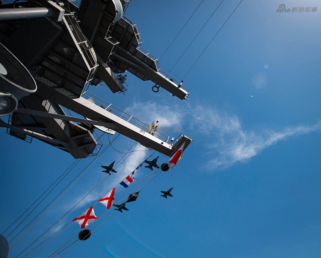 这次终于到朝鲜作战区域了！美航母与韩国摆拍