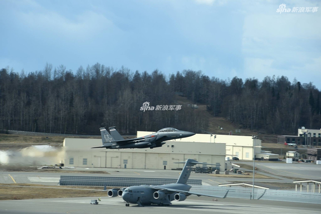 F22和F35合练踹门!美国空军演习歼20如何应对