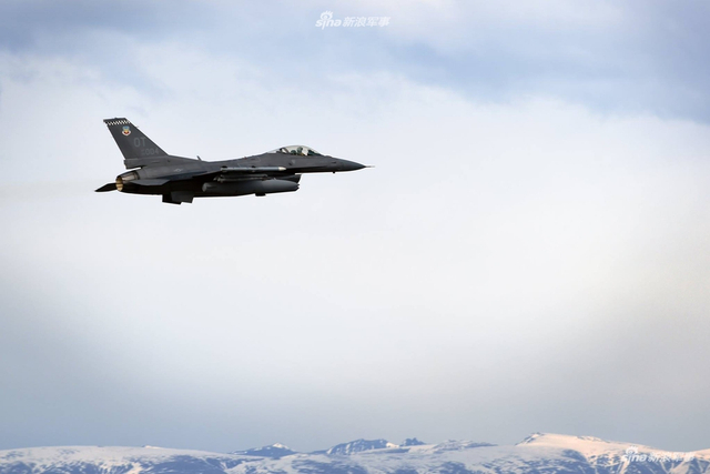 F22和F35合练踹门!美国空军演习歼20如何应对