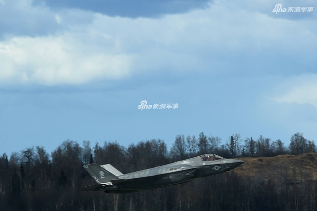 F22和F35合练踹门!美国空军演习歼20如何应对