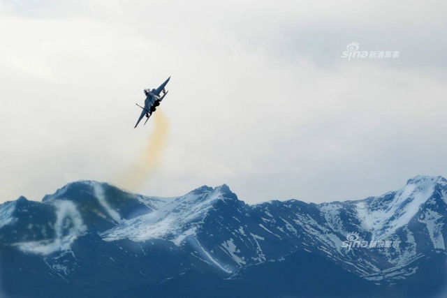 歼20如何应对美国空军演习