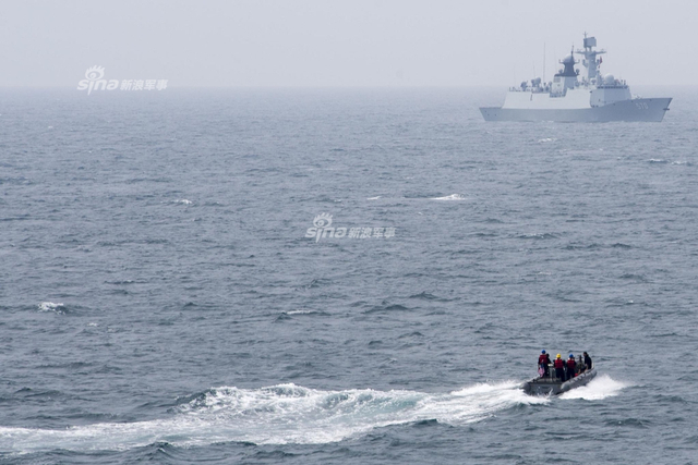 这艘美国战舰刚刚闯南海美济礁 又来中国访问