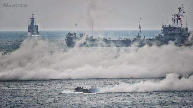 台军军演模拟解放军攻台 蔡大小姐乘车逃跑喽！