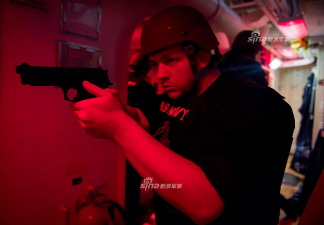 想闹七七事变？1名美军在南海失踪 美舰却进中建岛