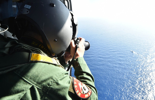 派蛙人，派飞机！日本想在吉布提对解放军干什么