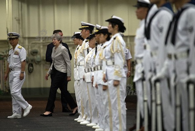 英日要同盟？英国首相登上日本出云级准航母