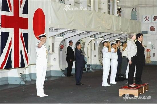 英日要同盟？英国首相登上日本出云级准航母