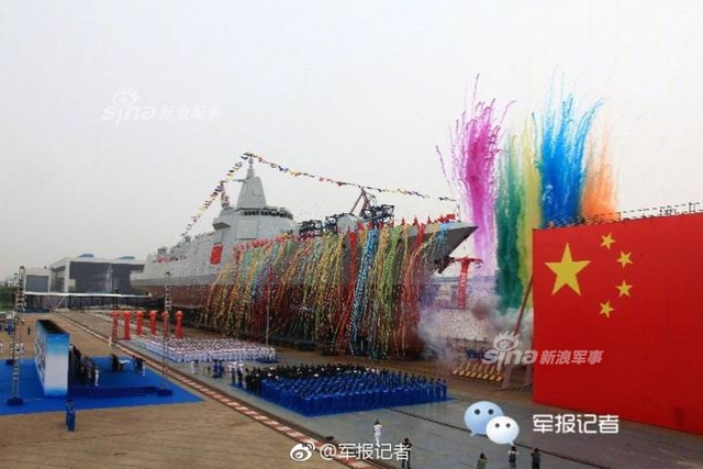 中国三代神盾舰同角度对比：055万吨大驱颜值最高