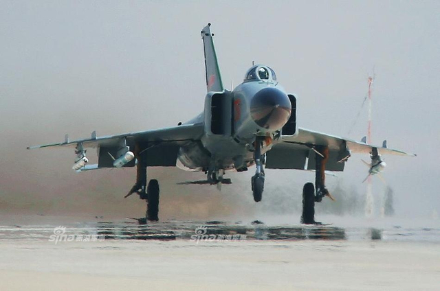 这歼8模拟谁？中巴空军联合对抗演练开始