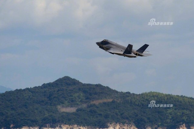 中国周边秀武力？美军公开驻日本基地F35B出动猛图