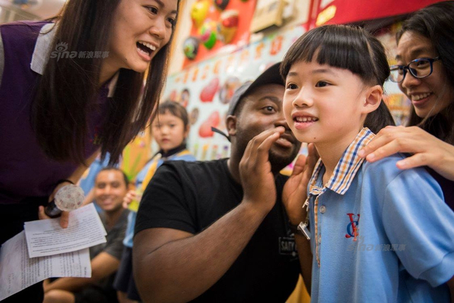 美舰擅入中国西沙领海挑衅 中国歼11B紧急升空应对
