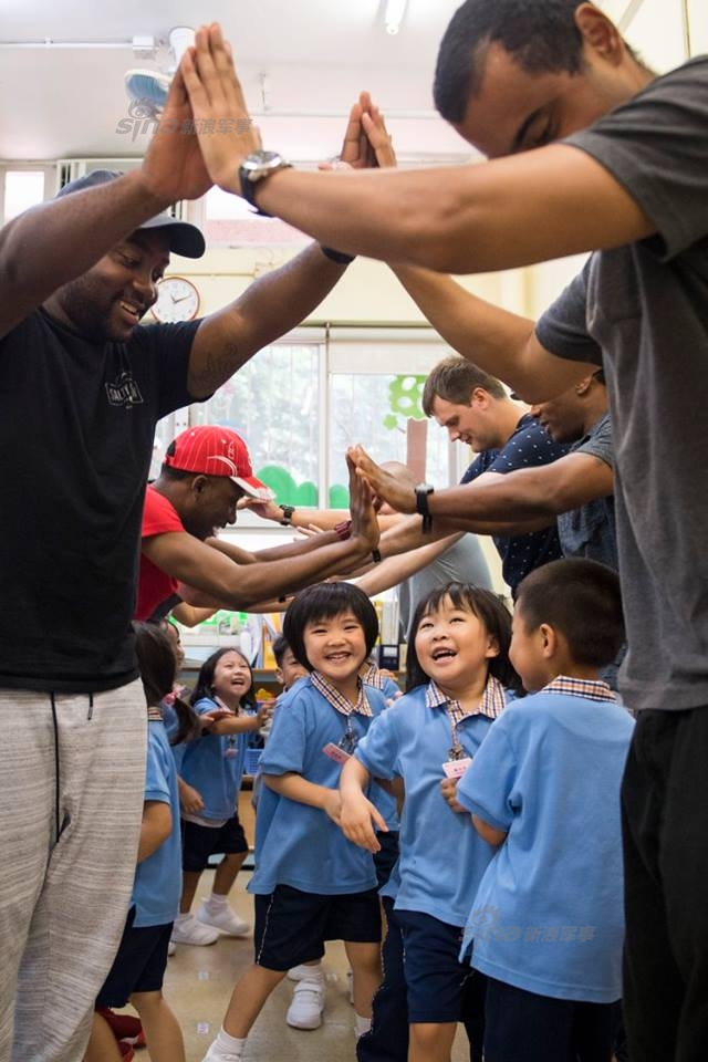 美舰擅入中国西沙领海挑衅 中国歼11B紧急升空应对