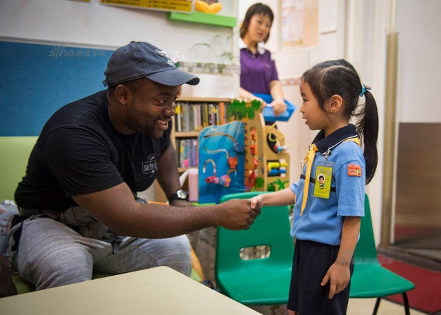 美舰擅入中国西沙领海挑衅 中国歼11B紧急升空应对