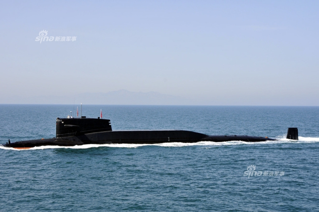 20年唯一核反击!092战略核潜艇导弹齐射CG想象图