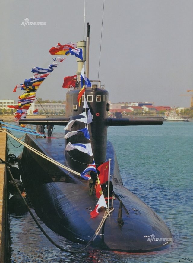 20年唯一核反击!092战略核潜艇导弹齐射CG想象图