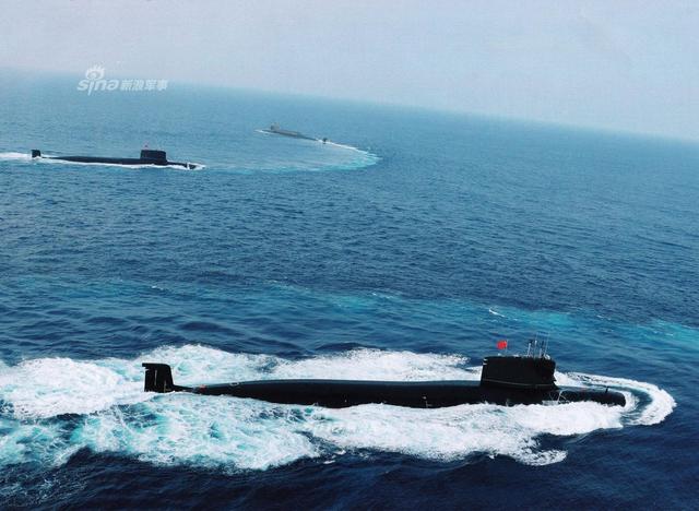 中国093B、094A核潜艇同框