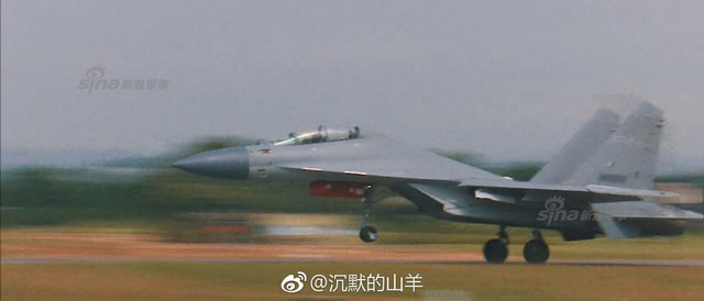 这是海军版石榴？歼-16最新照片翼尖疑似挂PL10导弹