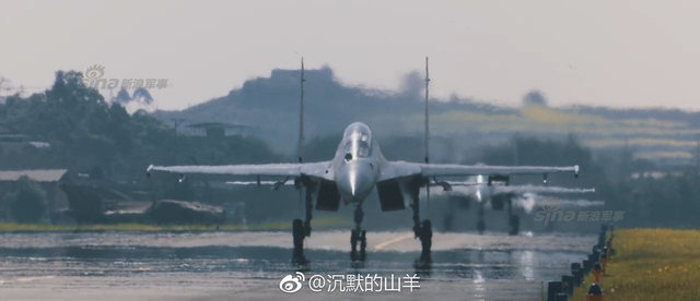 这是海军版石榴？歼-16最新照片翼尖疑似挂PL10导弹