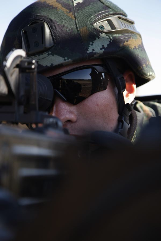 直击中俄合作2017联合反恐演训 俄军玩起中国武器