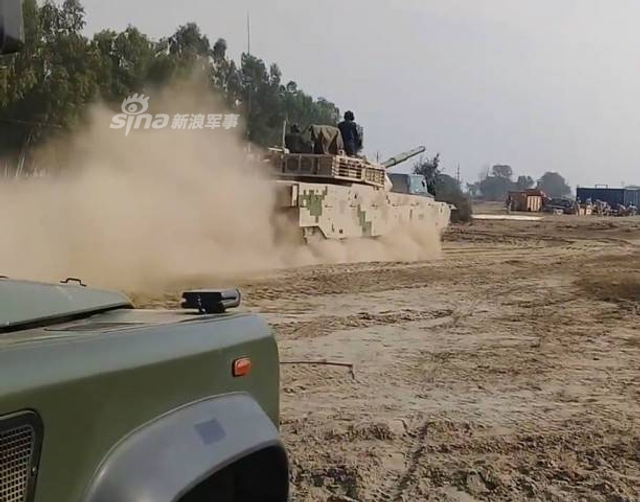 决定要买了?疑似巴基斯坦测试VT4坦克画面曝光