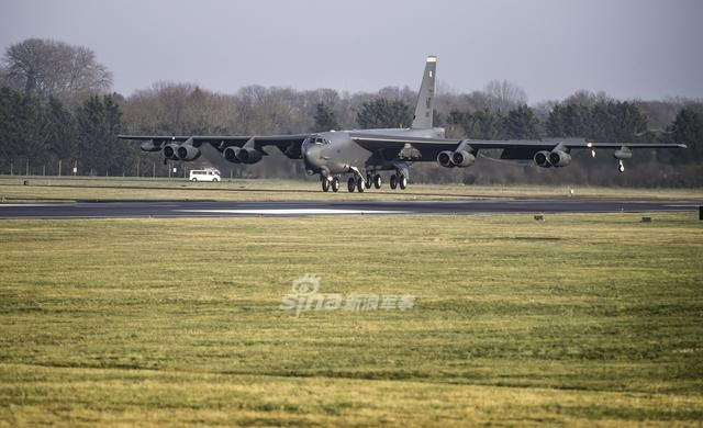 中国现在仍没有能与它抗衡的机型 美国B52部署欧洲