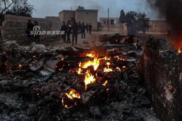 俄军被击落飞行员配枪曝光 与武装份子对射打光弹匣