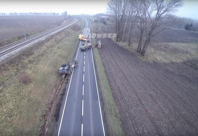 美军进入波兰水土不服？多辆军车瘫痪路旁无法动弹