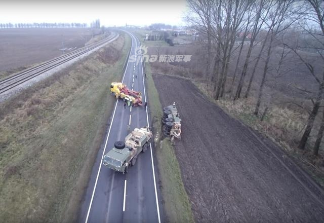 美军进入波兰水土不服？多辆军车瘫痪路旁无法动弹