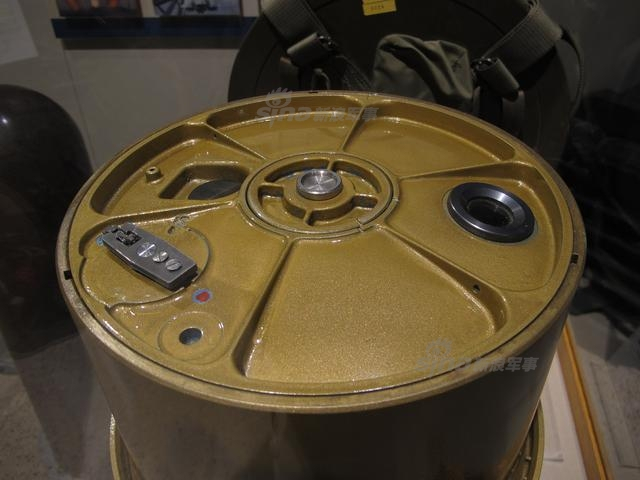 背着核弹进行自杀式攻击?美军这款战术核武器太疯狂