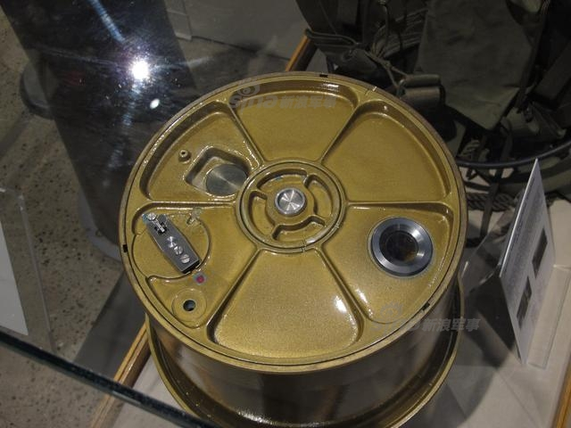 背着核弹进行自杀式攻击?美军这款战术核武器太疯狂