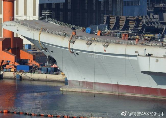 一天一汇报！我国产002型航母舰岛很多手架都拆掉了