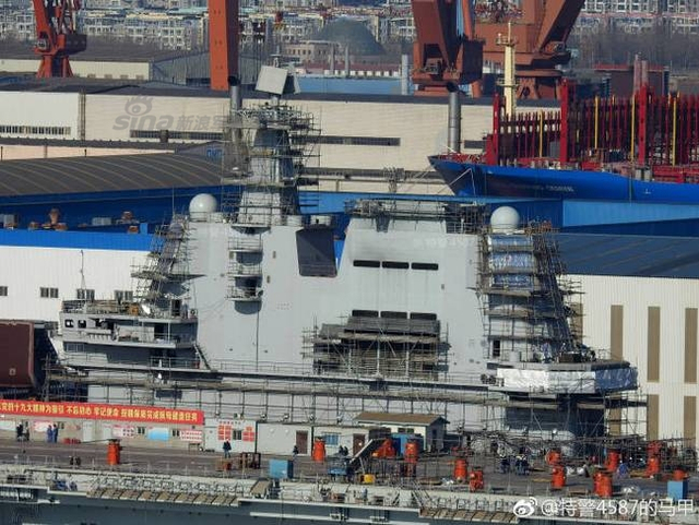 一天一汇报！我国产002型航母舰岛很多手架都拆掉了