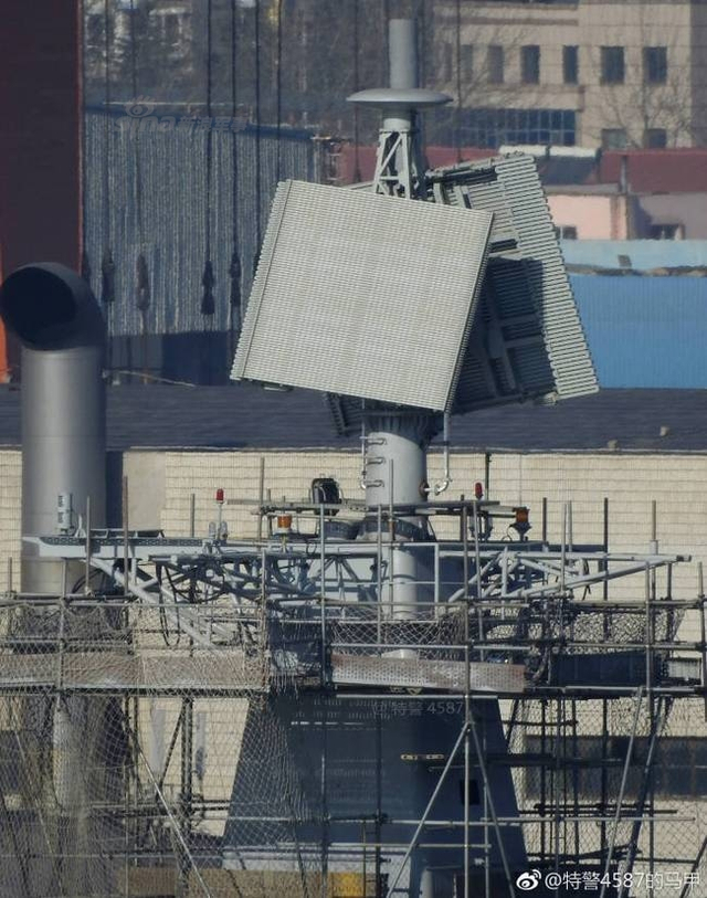 一天一汇报！我国产002型航母舰岛很多手架都拆掉了