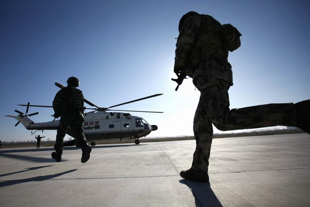 直击中俄合作2017联合反恐演训 俄军玩起中国武器